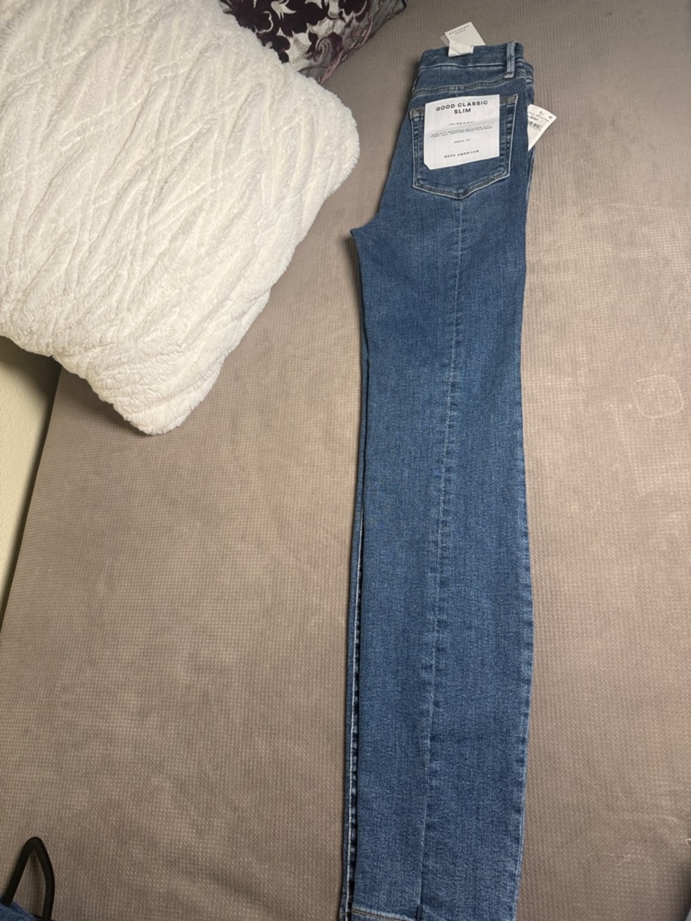 Good American Slim High-Rise Skinny Jeans - Medium Blue Wash - Picture 7 of 8